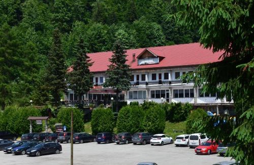 Dedinky Hotel | Hotel Priehrada