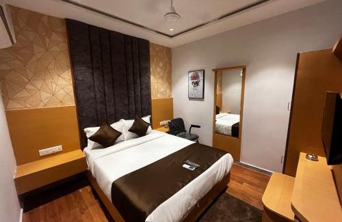 Navrangpura Hotel | Hotel Privilon