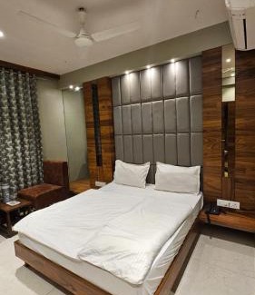 Ambaji Hotel | HOTEL PUSHPA INN