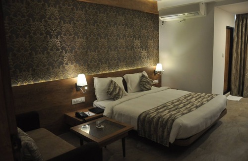 Dwarka Hotel | Hotel Rajdhani