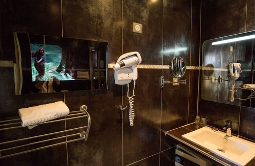 Bormes-Les-Mimosas Hotel | Hotel Restaurant Le Bellevue