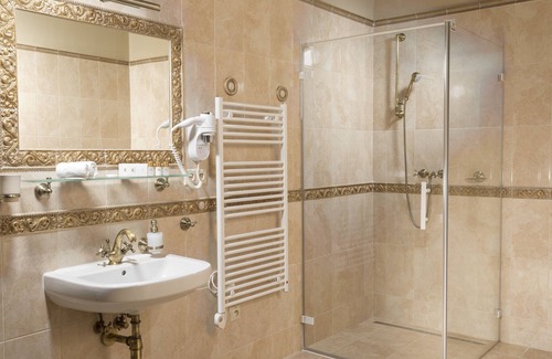 Povazska Bystrica Hotel | Hotel & Restaurant Gino Park Palace