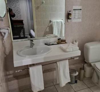 Saint-Florentin Hotel | Hotel Restaurant La CHEVALIERE