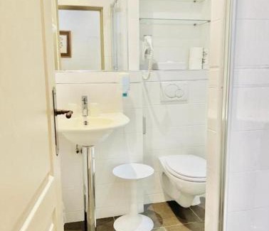 Trouville-sur-Mer Hotel | Hotel & Restaurant LE CENTRAL TROUVILLE