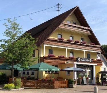 Klosterreichenbach Hotel | Hotel-Restaurant Gasthof zum Schützen