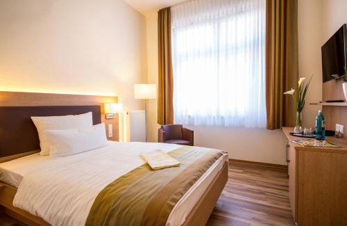 Pflugfelden Hotel | Hotel & Restaurant Goldener Pflug