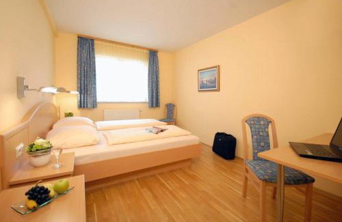 Friedrichsdorf Hotel | Hotel & Restaurant Hugenottengarten