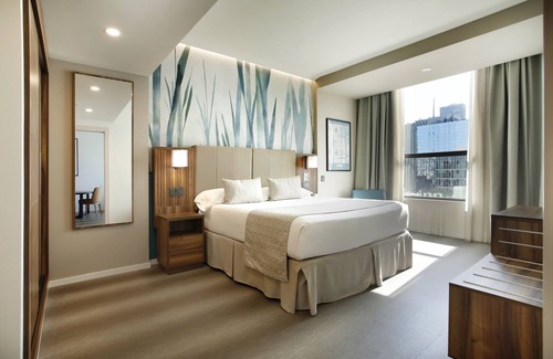 Streeterville Hotel | Hotel Riu Plaza Chicago