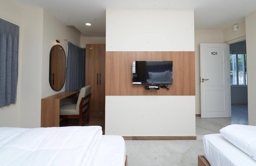 Srirangam Hotel | HOTEL RIVER VIEW with WiFi and AC in delightful Tiruchchirappalli