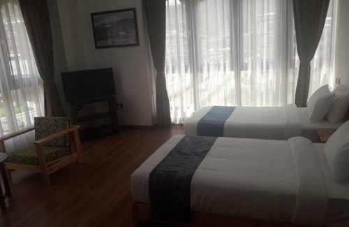 Khuruthang Hotel | Hotel River Valley
