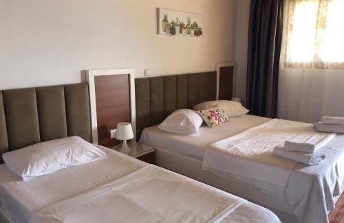 Qeparo House | Hotel Riviera