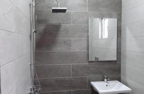 Qeparo House | Hotel Riviera