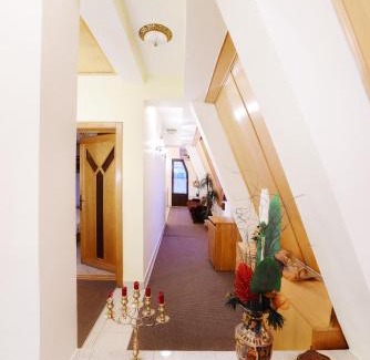 Izvin Hotel | Hotel Roco