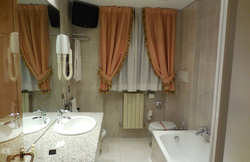 Cesano Boscone Hotel | Hotel Roma