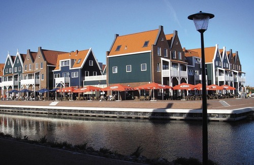 Volendam Apartment | Hotel Room in Volendam near Marinapark