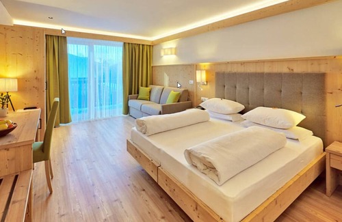 Villabassa Hotel | Hotel Rose