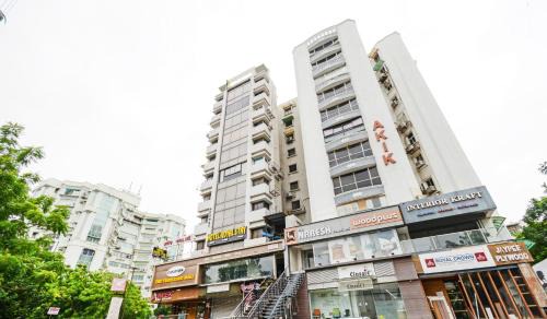 Navrangpura Hotel | Hotel Royal Stay, Pakwan Sg Highway