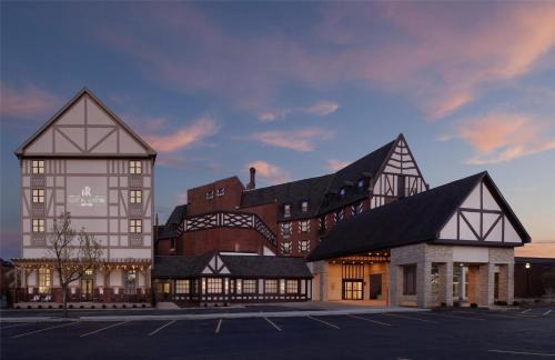 Urbana Hotel | Hotel Royer Urbana Champaign, Tapestry Collection by Hilton