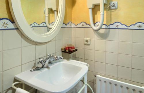 Burgui House | Hotel Rural El Almadiero