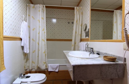 Tejeda de Tietar Hotel | Hotel Rural Hojaranzos