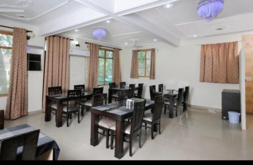 Neemrana Hotel | Hotel Samrat