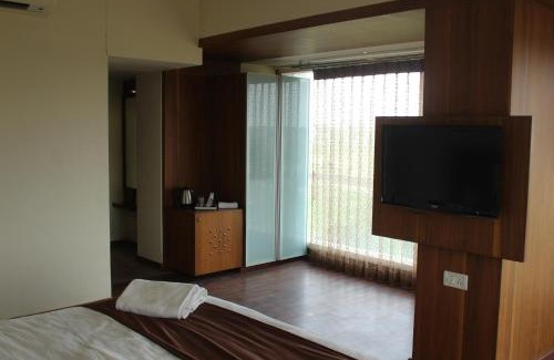 Himatnagar Resort | Hotel Sarvoday & Restaurant
