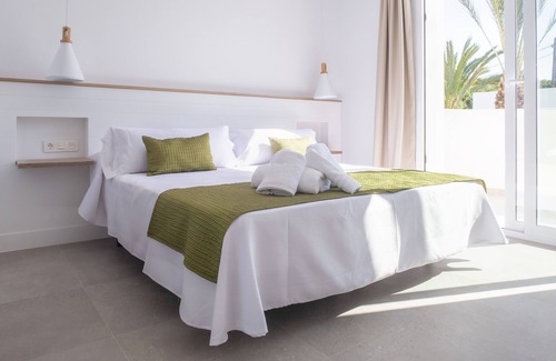 Agua Amarga Hotel | Hotel Senderos