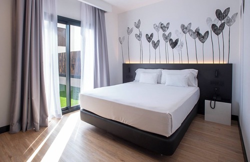 La Vall d'Uixo Hotel | Hotel Sercotel Plana Suites