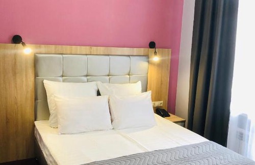 Vtoraya Pyatiletka Hotel | Hotel Seven Kings