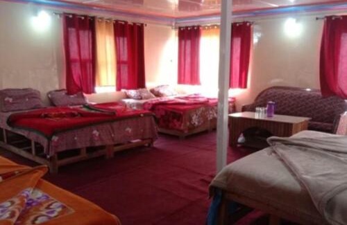 Patnitop Hotel | HOTEL SHAHI Santoor