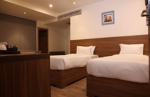 Patna Hotel | Hotel Sharda Residency