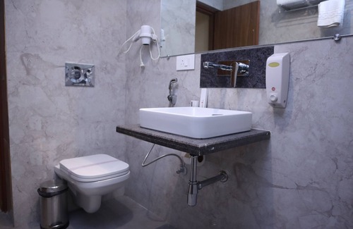 Patna Hotel | Hotel Sharda Residency