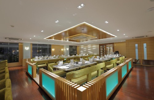 Navrangpura Hotel | Hotel Silver Heights
