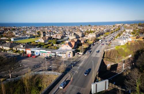 Bonnybridge Apartment | Hotel-Style Apartment with Free Parking, Sleeps 4