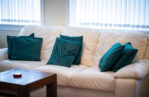 Bonnybridge Apartment | Hotel-Style Apartment with Free Parking, Sleeps 4