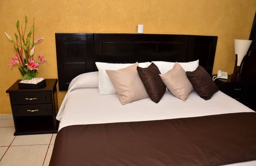Tula de Allende Hotel | Hotel Suite Azomali