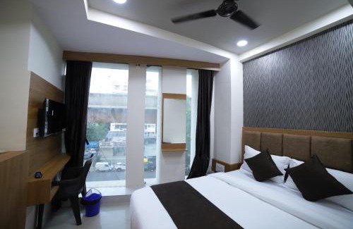 Navrangpura Hotel | Hotel Surya Villa
