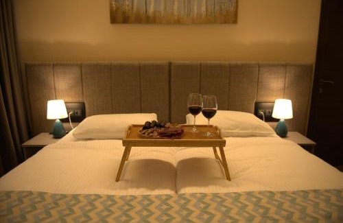 Mirzaani Hotel | Hotel Takara