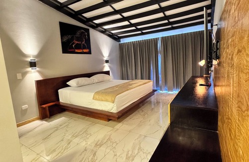 Costa Del Sol Resort | HOTEL TESORO BEACH