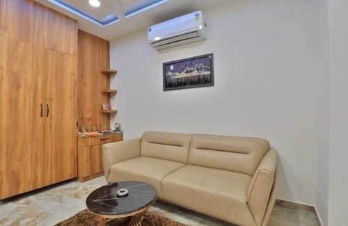 Palanpur Hotel | Hotel TGR Rooms