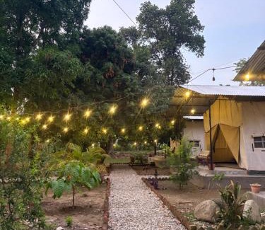 Sauraha Hotel | Hotel Tharu Garden, Sauraha