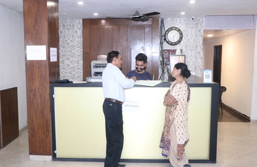 Kishangarh Apartment | Hotel The Black Gold - Deluxe Roomn