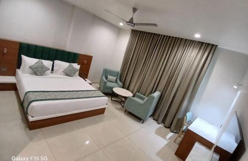 Jhunjhunu Hotel | Hotel The Crown Inn