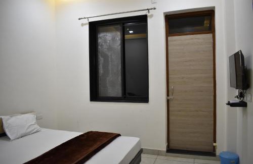 Phalsiya Hotel | Hotel The Glory