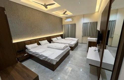 Visnagar Hotel | Hotel The Grand Khodiyar