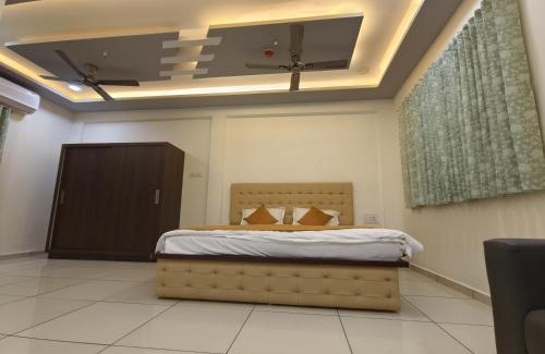 Visnagar Hotel | Hotel The Grand Khodiyar-3 Rooms & Banquet