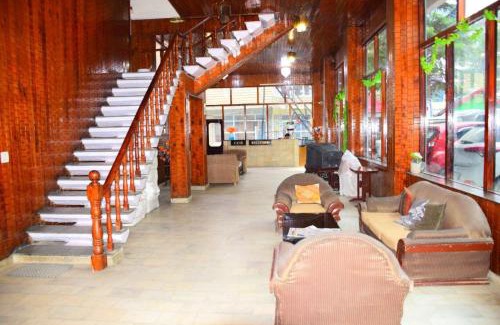 Bindra Nawagarh Hotel | Hotel The Hadimba Palace, Manali