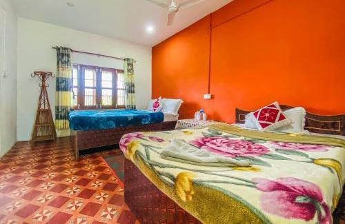 Sauraha Hotel | Hotel Tiger's Den - Peace Home Cozy Garden