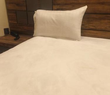 Gulshan-e-Iqbal Hotel | Hotel Travel Inn