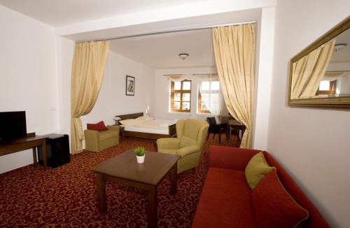 Kromeriz Hotel | Hotel U Zlatého kohouta